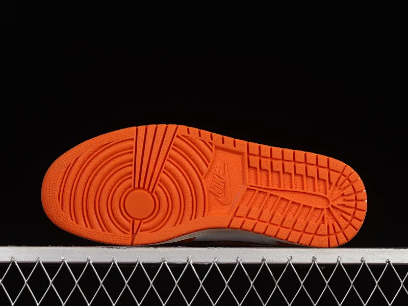 All categories Air Jordan Jordan series basketball shoes Air Jordan 1 High X version Air Jordan 1 High OG "Starfish" AJ1 Joe 1 Hermes Orange high-top basketball shoes DO9369-101